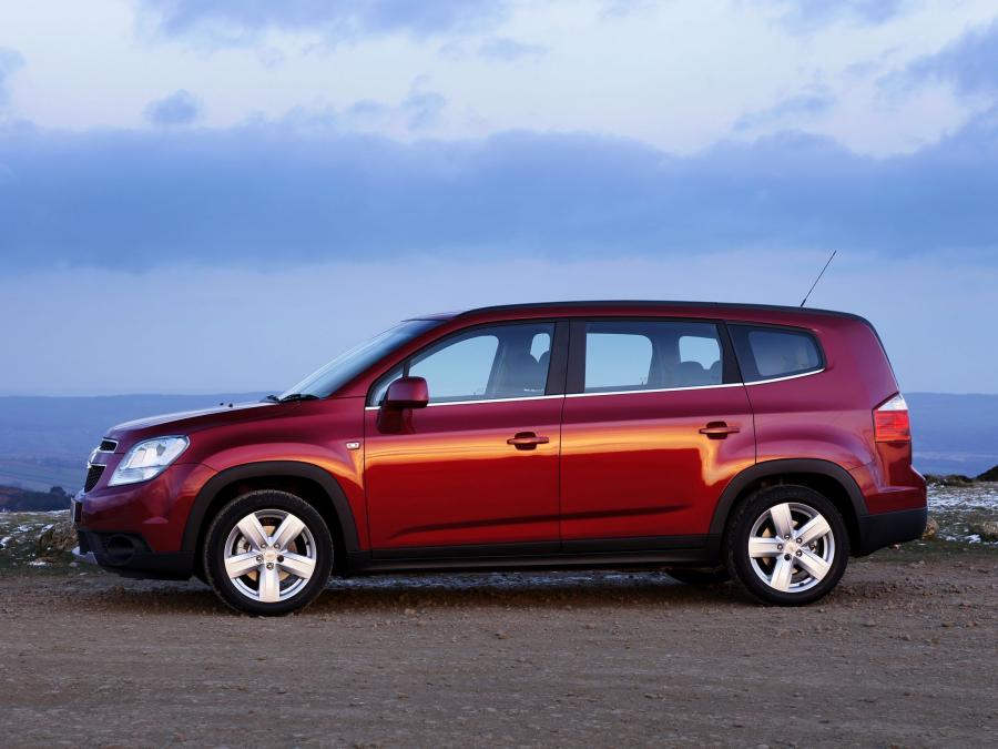  Chevrolet Orlando 2010 года  (UK) (фото 8 из 14)